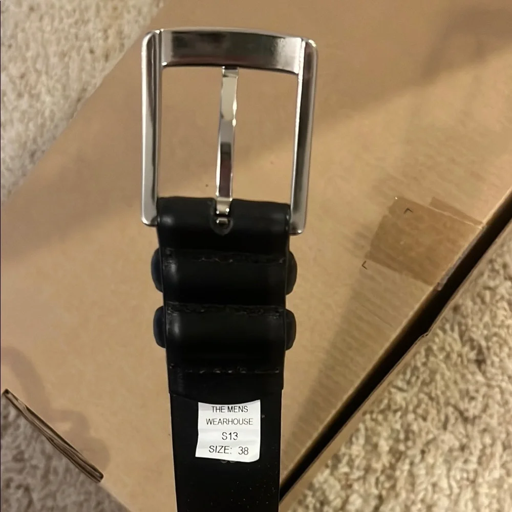 Classic Black Leather Belt with Silver Buckle - Picture 2 of 2
